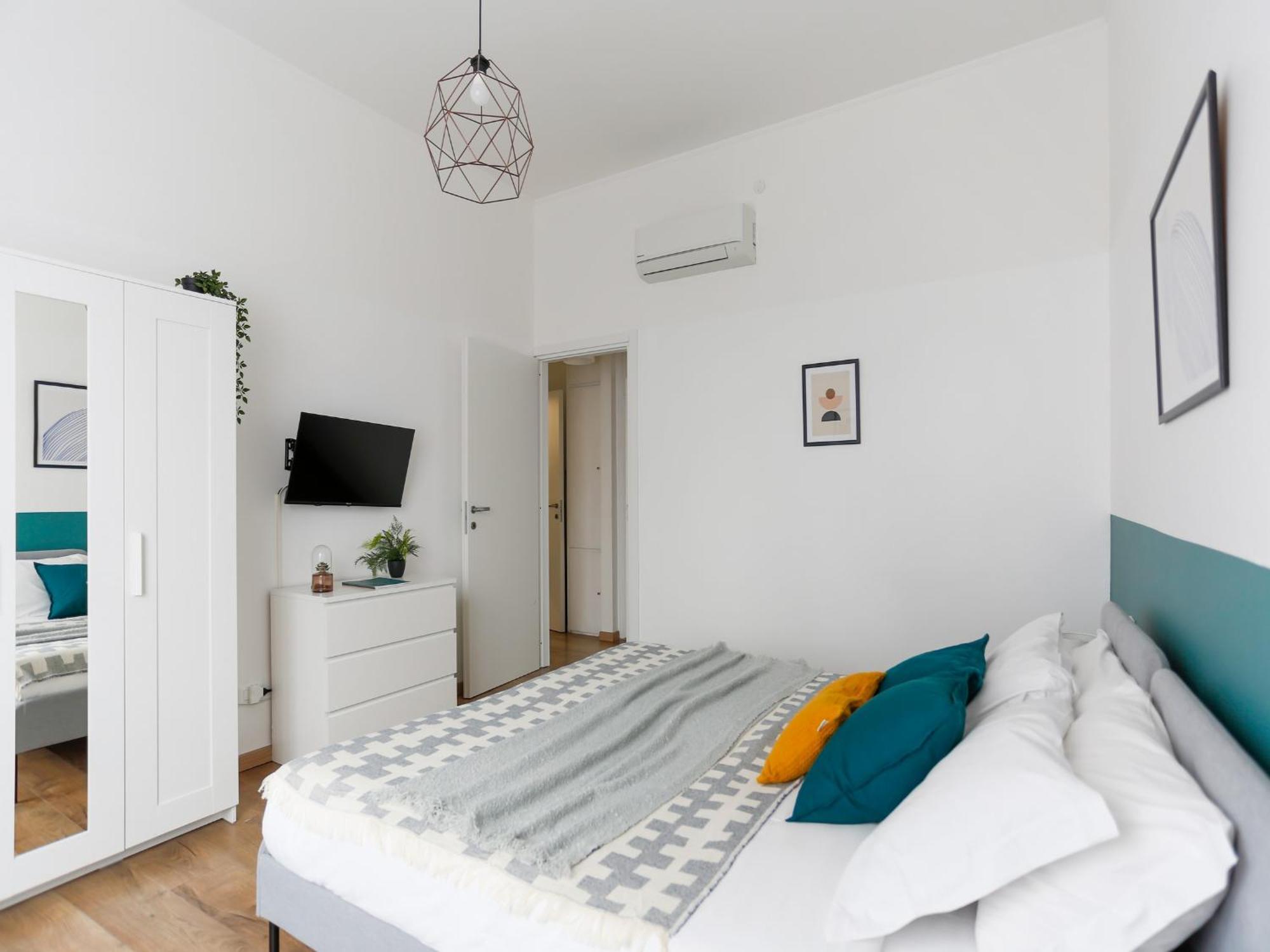 The Best Rent - Cozy Two-Bedroom Apartment Near Colonne S Lorenzo Милан Экстерьер фото