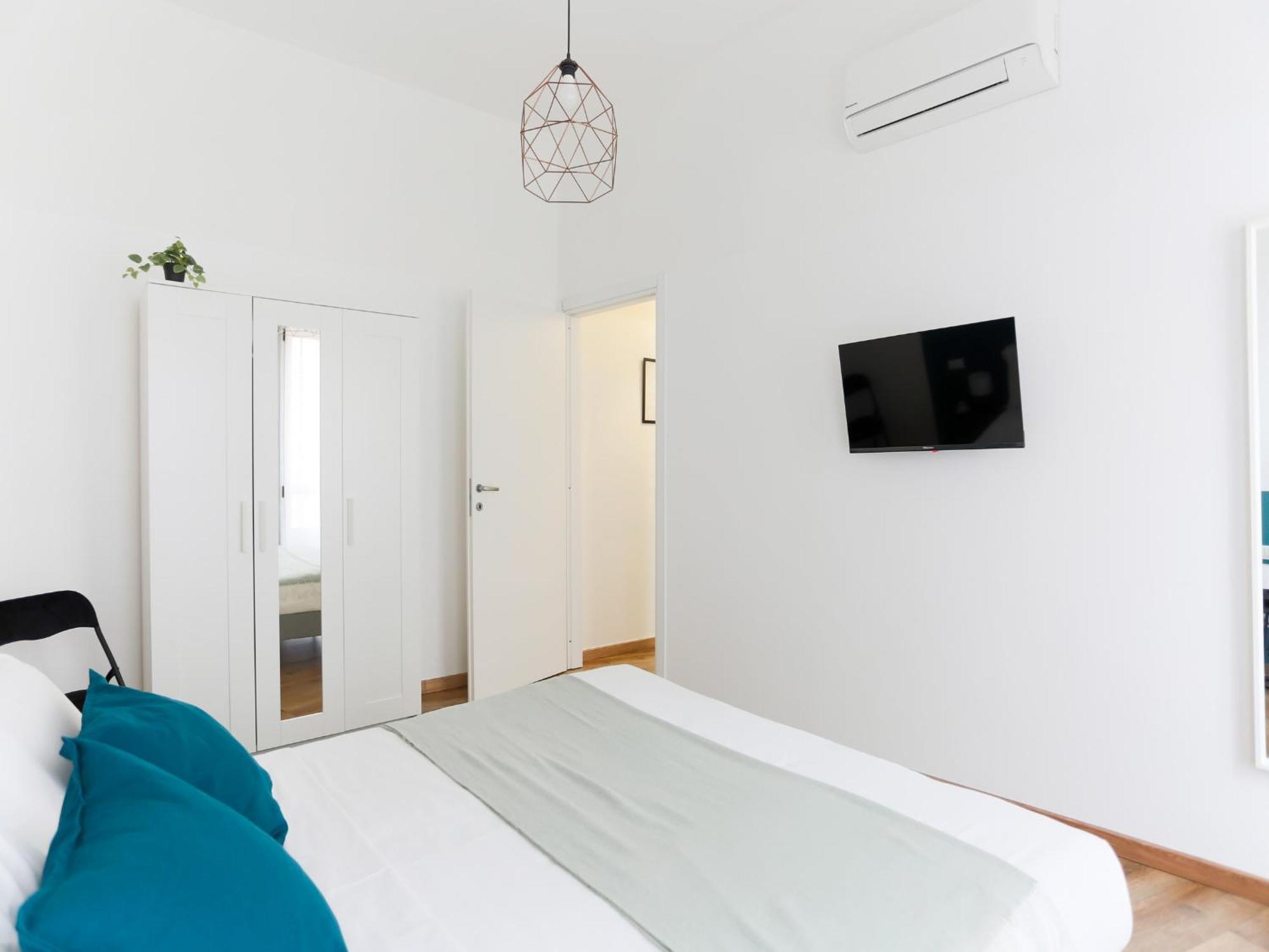 The Best Rent - Cozy Two-Bedroom Apartment Near Colonne S Lorenzo Милан Экстерьер фото