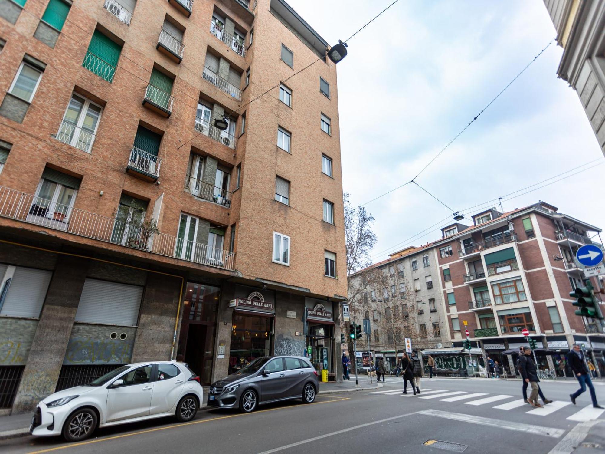 The Best Rent - Cozy Two-Bedroom Apartment Near Colonne S Lorenzo Милан Экстерьер фото